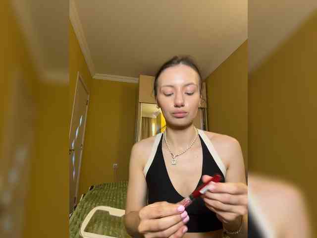 Milka_Crystal webcam