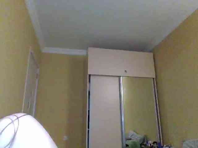 MilkaCrystal01 webcam