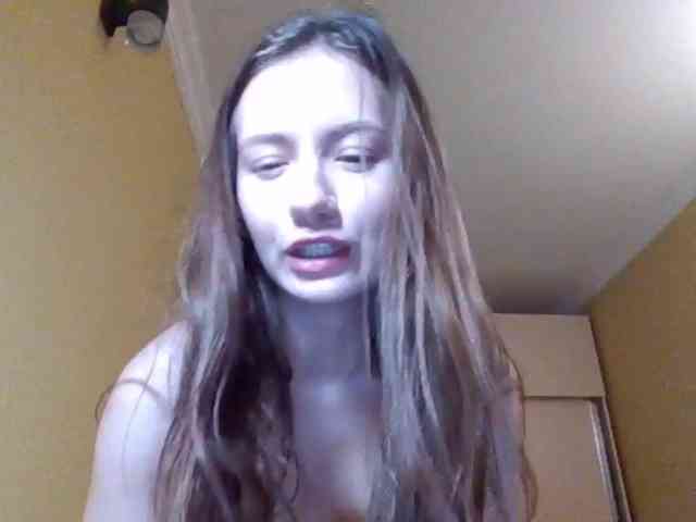 MilkaCrystal01 webcam