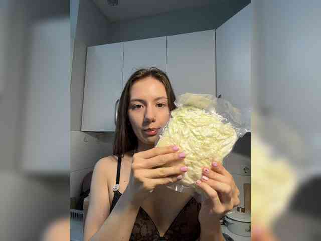 Milka_Crystal webcam
