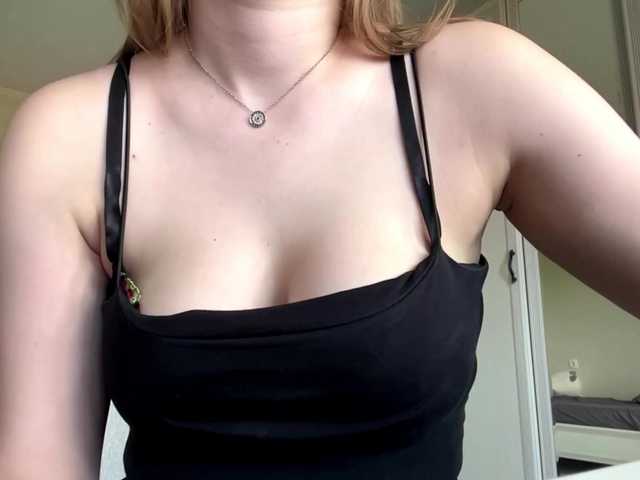 AmparoWisley live cam on BongaCams