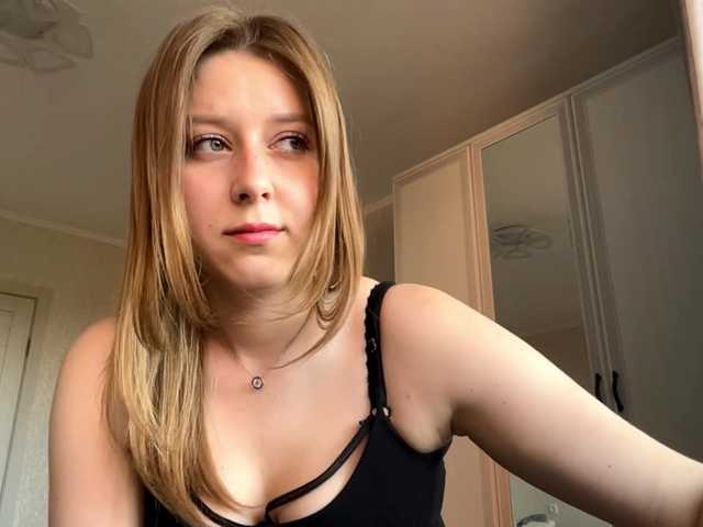 AmparoWisley live cam on BongaCams