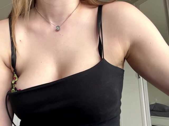 AmparoWisley live cam on BongaCams