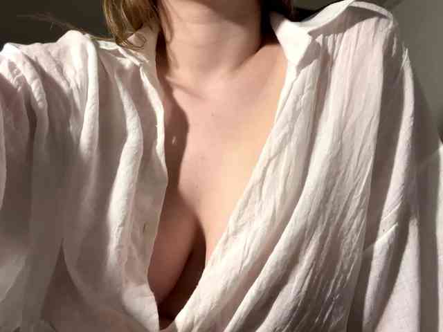 AmparoWisley webcam