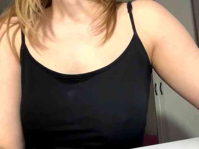 AmparoWisley webcam