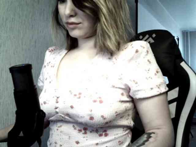 MilikaD webcam