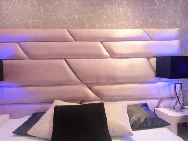 VanesaGuzman live cam