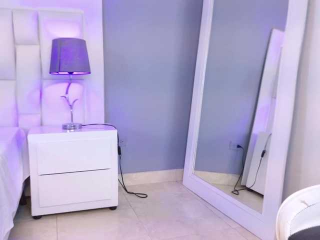 VanesaGuzman live cam on BongaCams