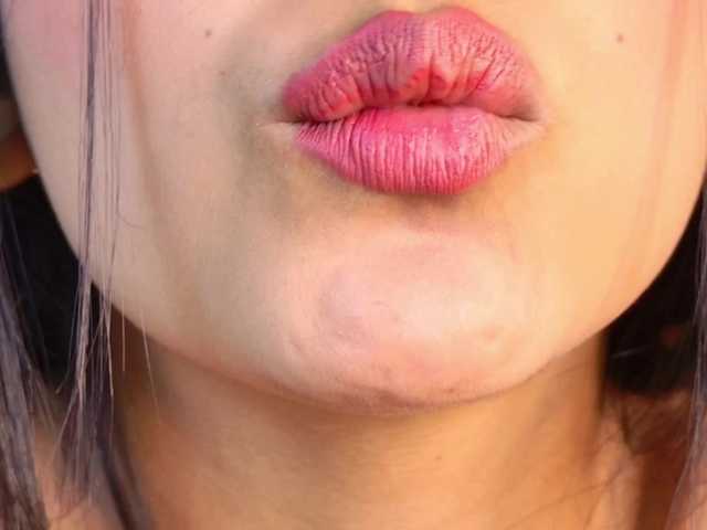 VanesaGuzman live cam on BongaCams