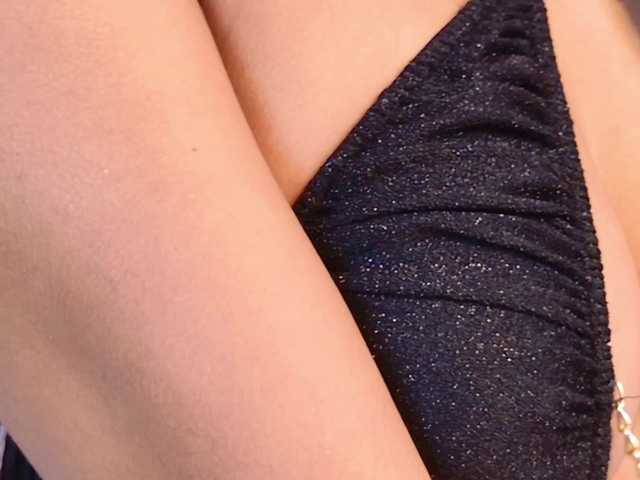 VanesaGuzman live cam on BongaCams
