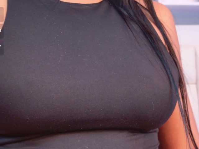 VanesaGuzman live cam on BongaCams