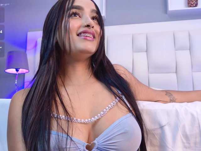 VanesaGuzman live cam on BongaCams