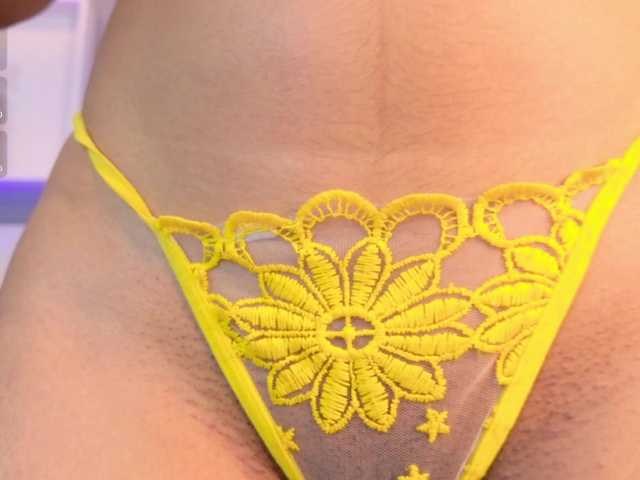 VanesaGuzman live cam on BongaCams