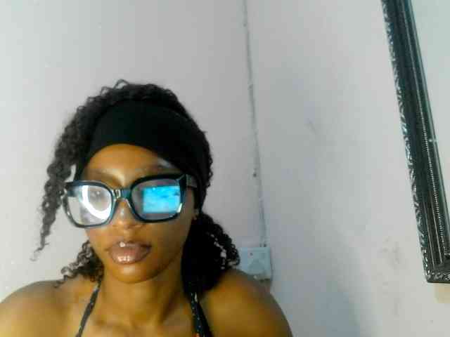 Naughtygirl24 webcam