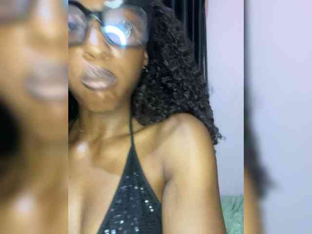 Naughtygirl24 webcam