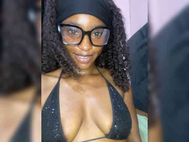 Naughtygirl24 webcam