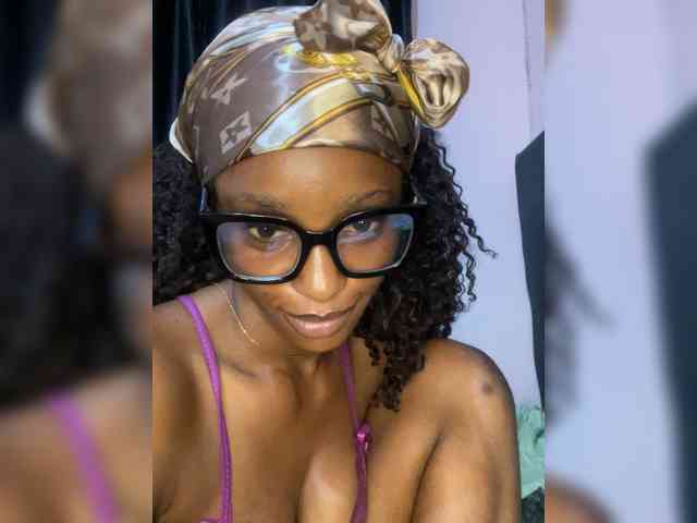 Naughtygirl24 webcam