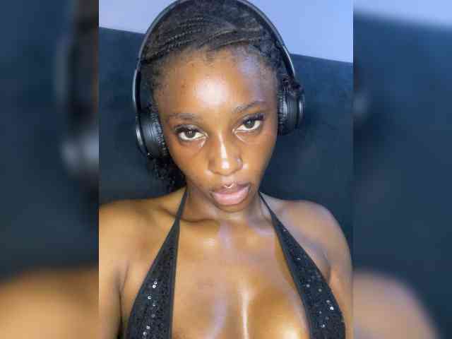 Naughtygirl24 webcam