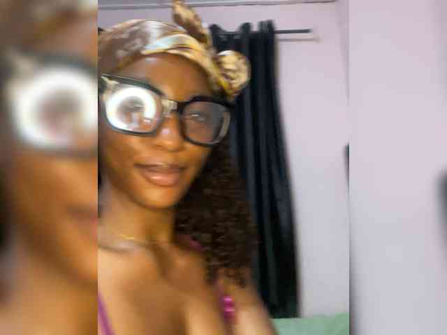Naughtygirl24 webcam