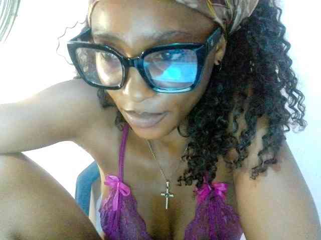 Naughtygirl24 webcam
