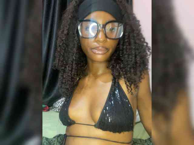 Naughtygirl24 webcam