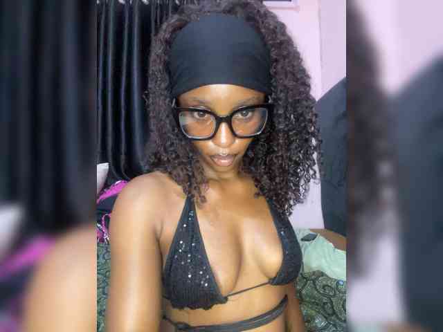 Naughtygirl24 webcam