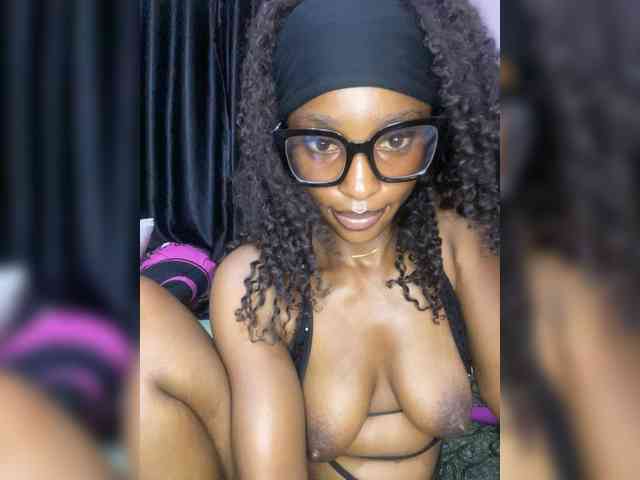 Naughtygirl24 webcam