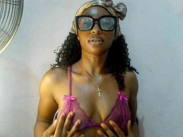 Naughtygirl24 webcam