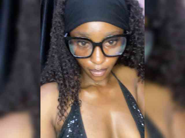 Naughtygirl24 webcam