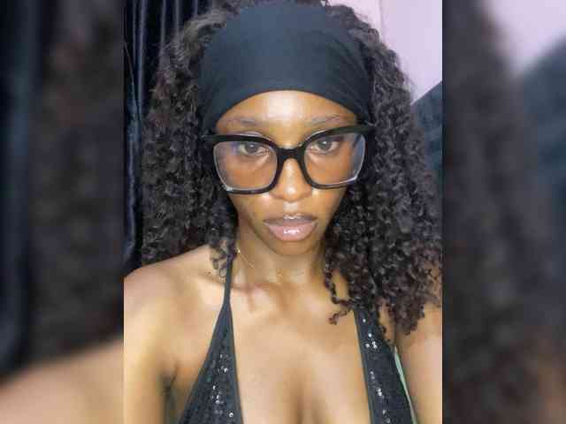 Naughtygirl24 webcam