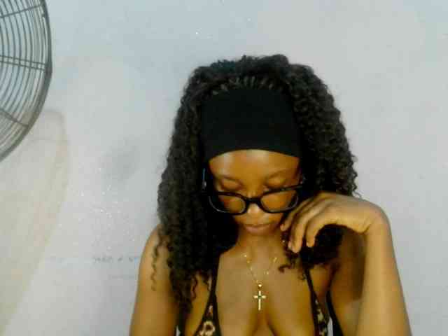 Naughtygirl24 webcam