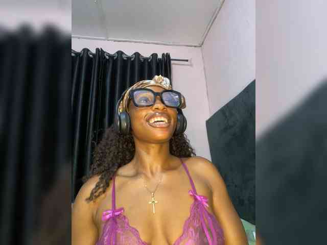 Naughtygirl24 webcam