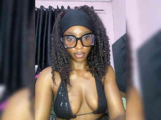 Naughtygirl24 webcam