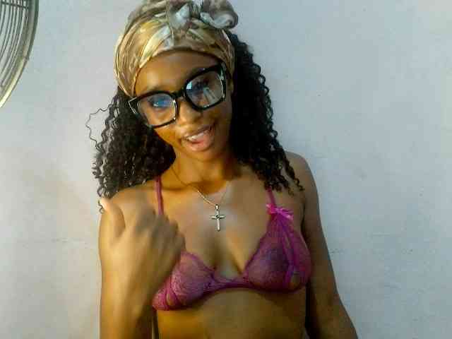 Naughtygirl24 webcam