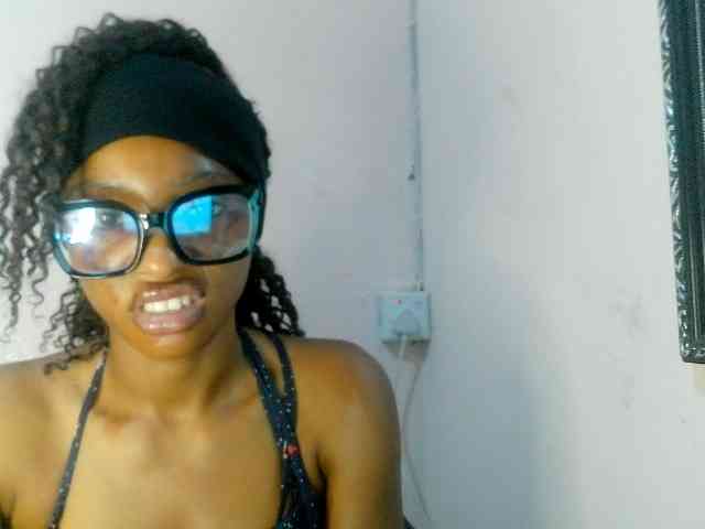 Naughtygirl24 webcam