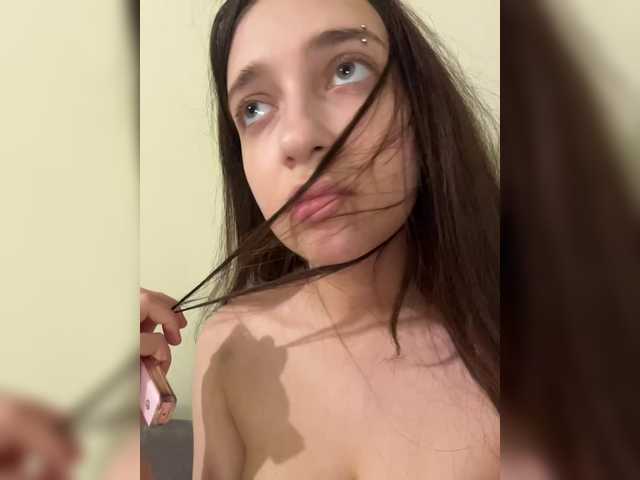 Adelik-a live cam on BongaCams