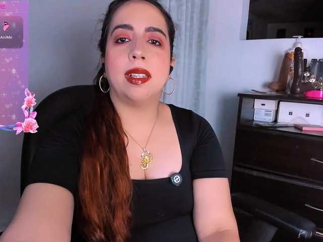 carolinasweet37 live cam on BongaCams