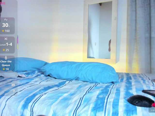 carolinasweet37 live cam on BongaCams