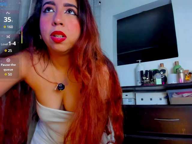 carolinasweet37 live cam on BongaCams