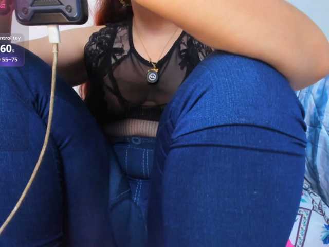 carolinasweet37 live cam on BongaCams