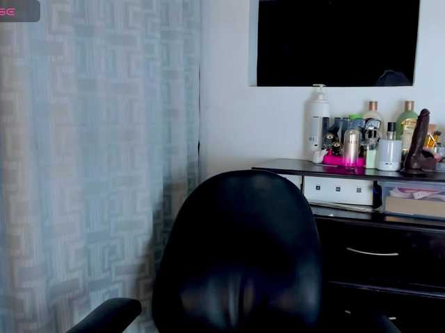 carolinasweet37 live cam on BongaCams