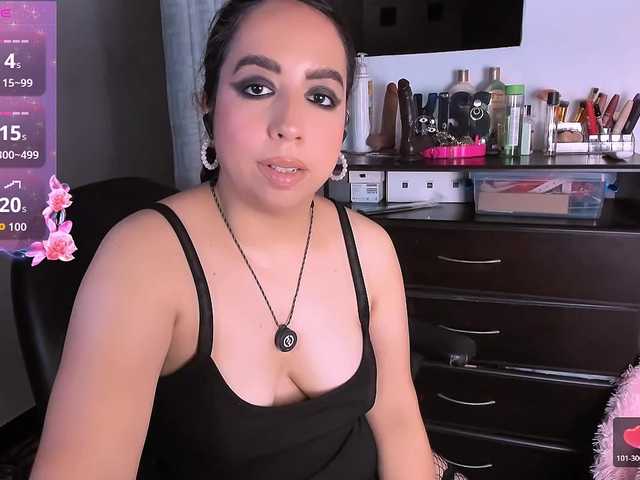 carolinasweet37 live cam on BongaCams