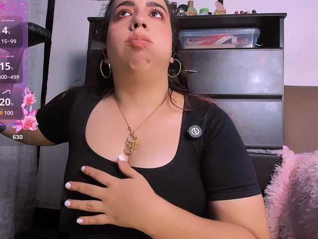 carolinasweet37 live cam on BongaCams