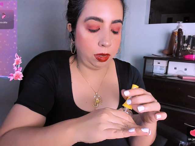 carolinasweet37 live cam on BongaCams