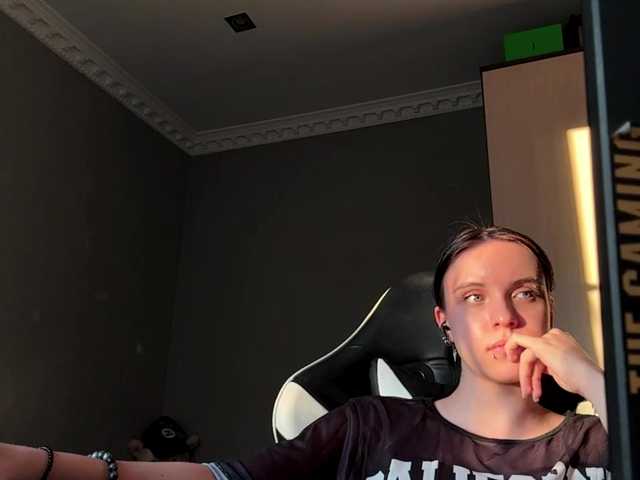 tootightwiththong live cam on BongaCams