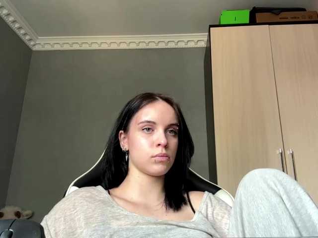tootightwiththong live cam on BongaCams