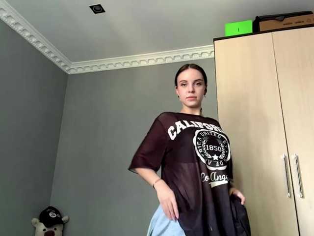 tootightwiththong live cam on BongaCams