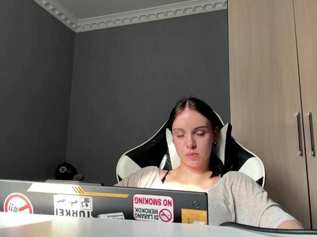 tootightwiththong live cam on BongaCams