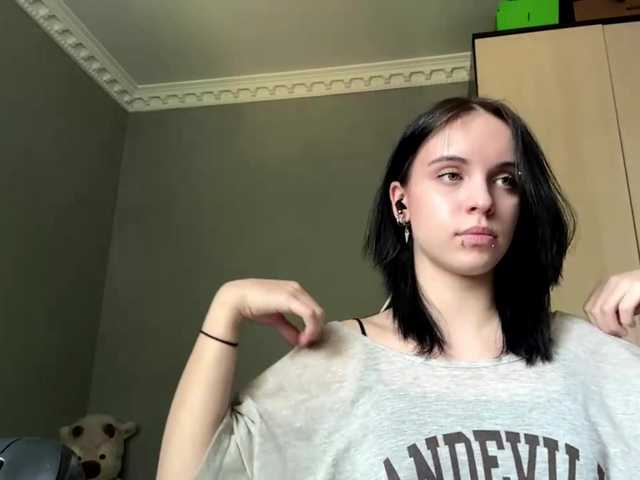 tootightwiththong live cam on BongaCams
