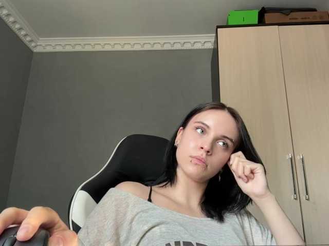 tootightwiththong live cam on BongaCams